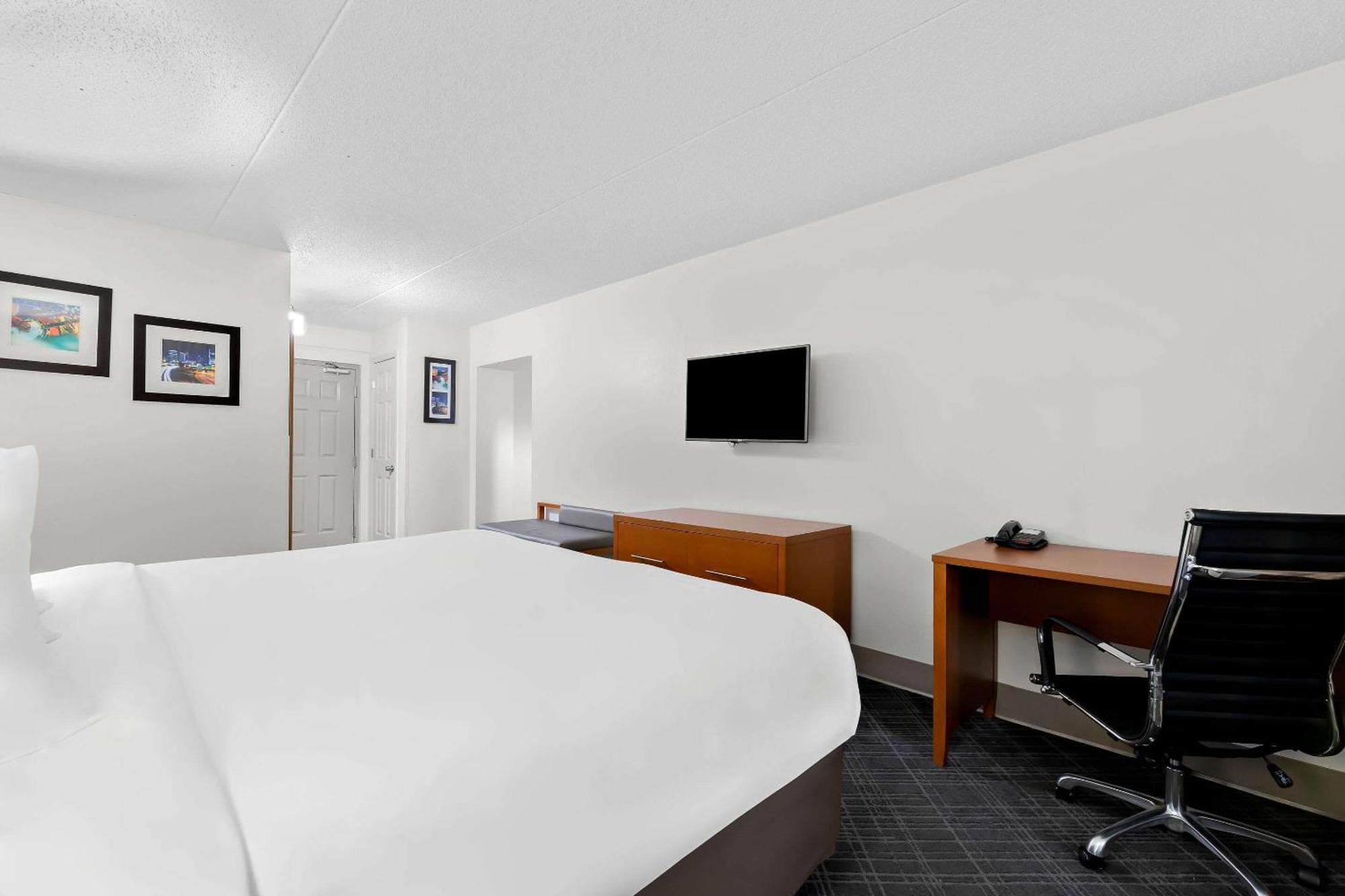 Hotel Comfort & Near Tanger Outlets I-24 Antioch