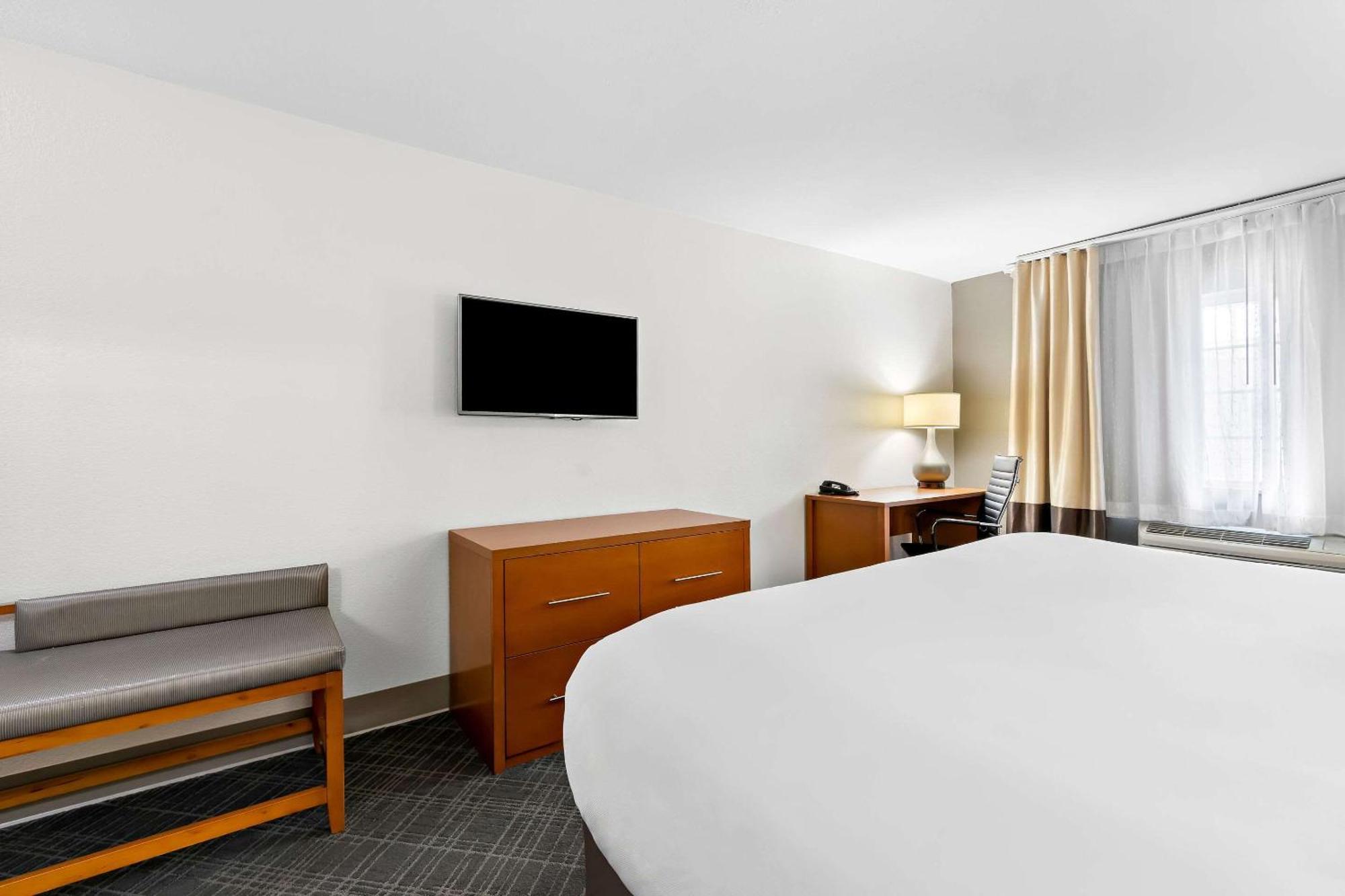Hotel Comfort & Near Tanger Outlets I-24 Antioch