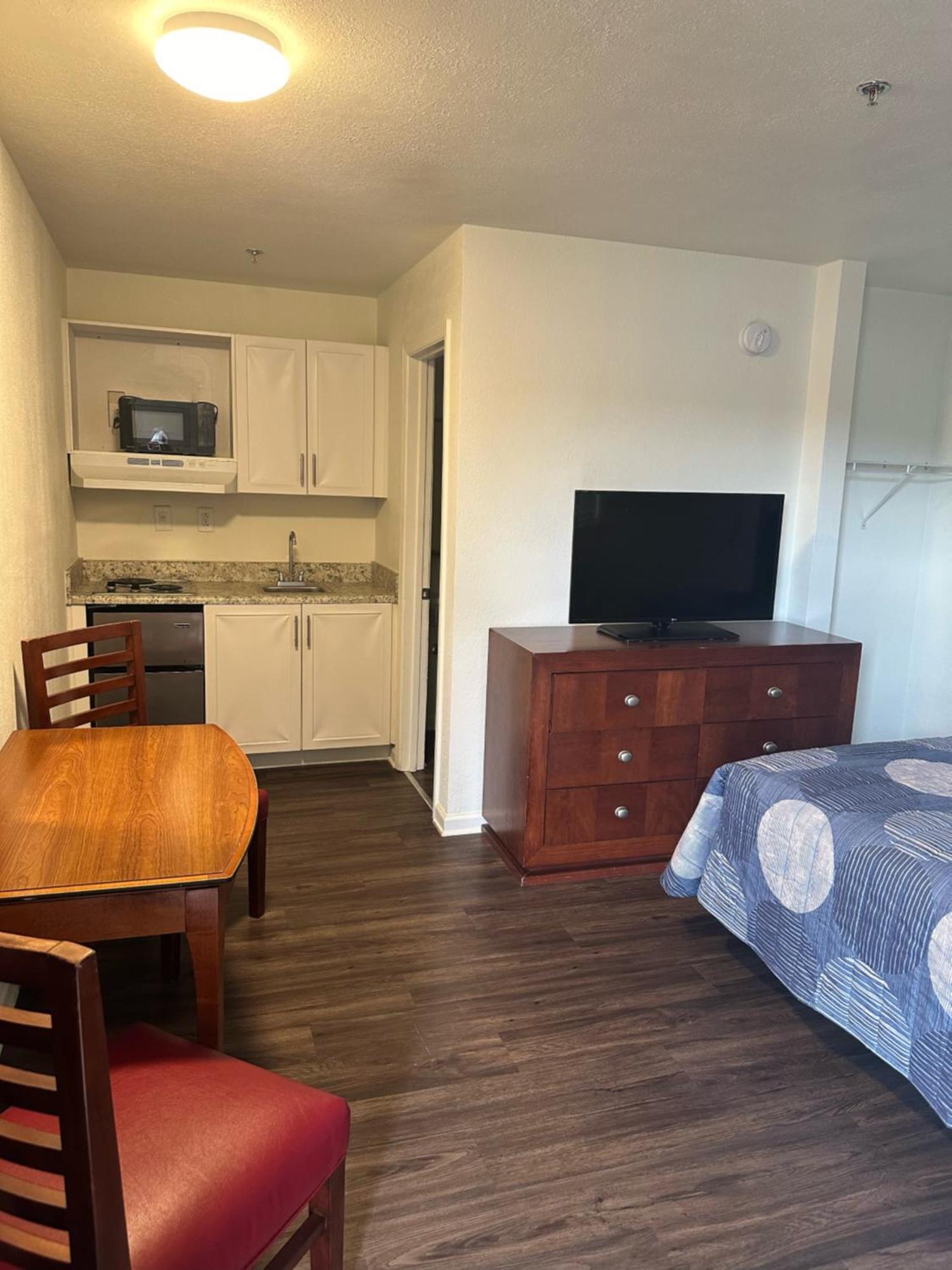 My Town Extended Hotel *