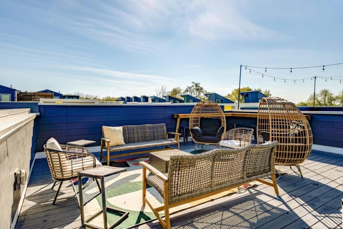 Rooftop, Game - Strawberry Wine & Tn Whiskey * Nashville