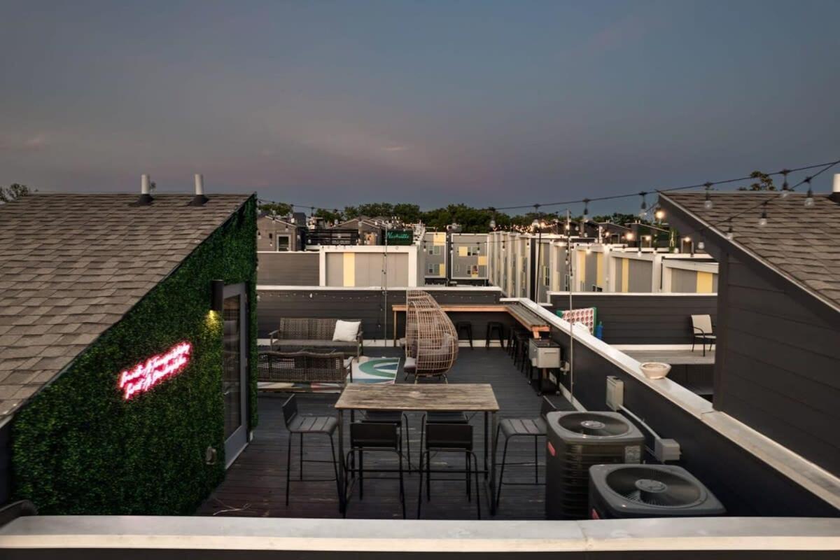 Rooftop, Game - Strawberry Wine & Tn Whiskey * Nashville