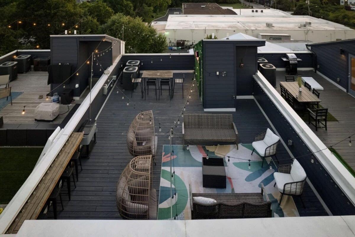 Rooftop, Game - Strawberry Wine & Tn Whiskey Holiday home Nashville