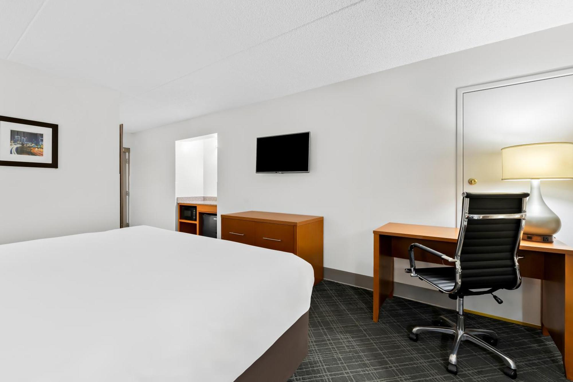 Comfort & Near Tanger Outlets I-24 Antioch Hotel Nashville