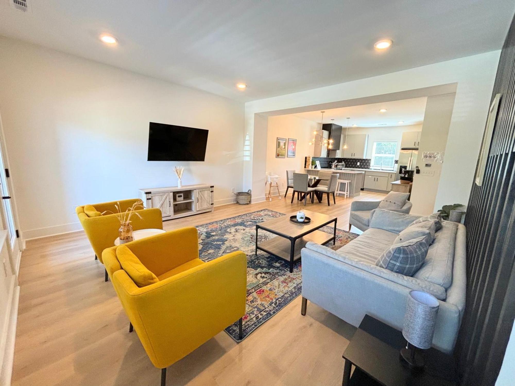 Holiday home 3br Game Sleeps 10 Near Opry & Broadway