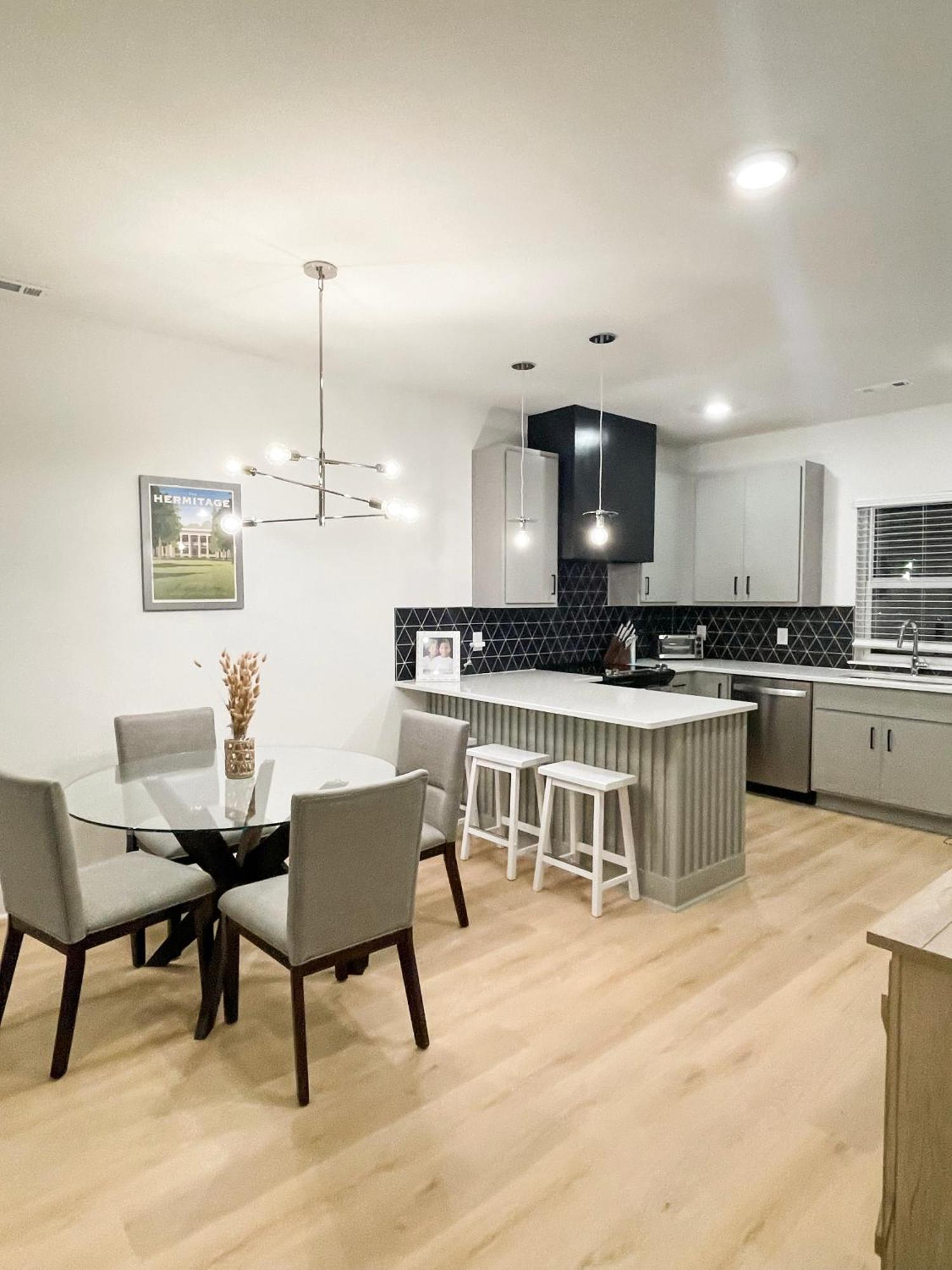 Holiday home 3br Game Sleeps 10 Near Opry & Broadway *