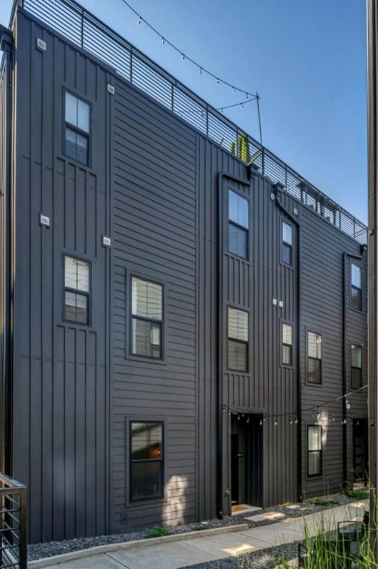 10 Min Drive Downtown, Roof Deck, Pet Friendly Holiday home Nashville