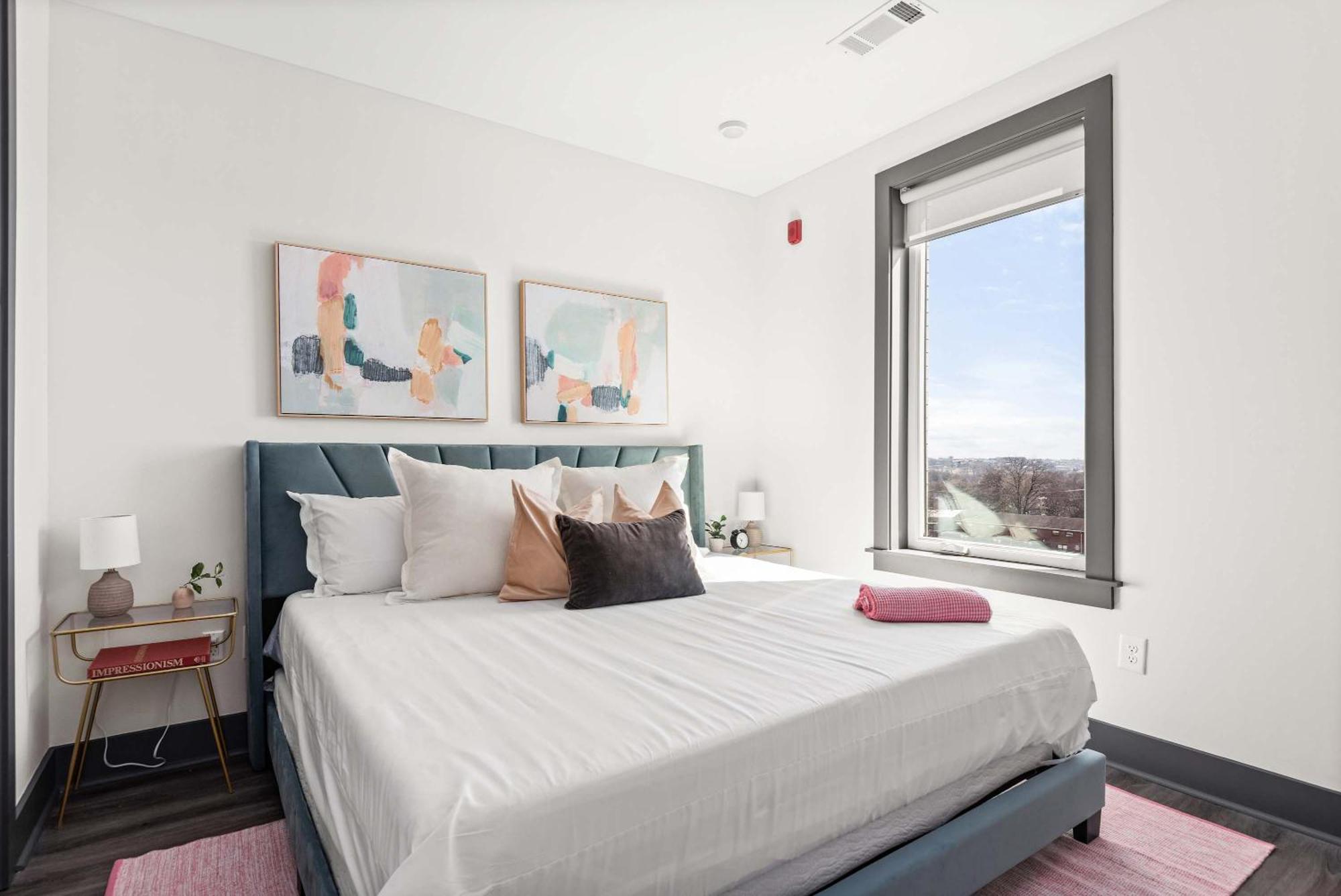 Downtown Dolly - Stylish Airy And Cozy