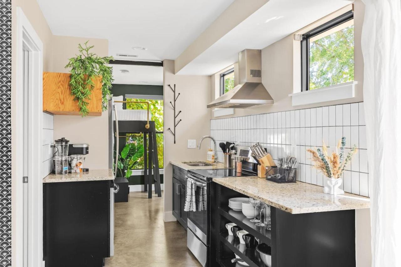 Modern With Rooftop Deck Walk To Coffee Restaurants Brewery