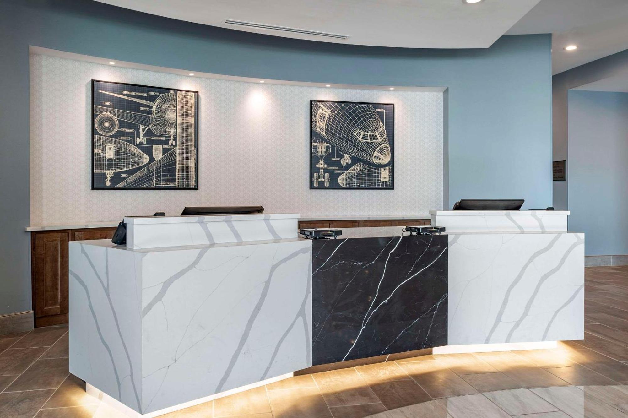 Cambria Airport Hotel