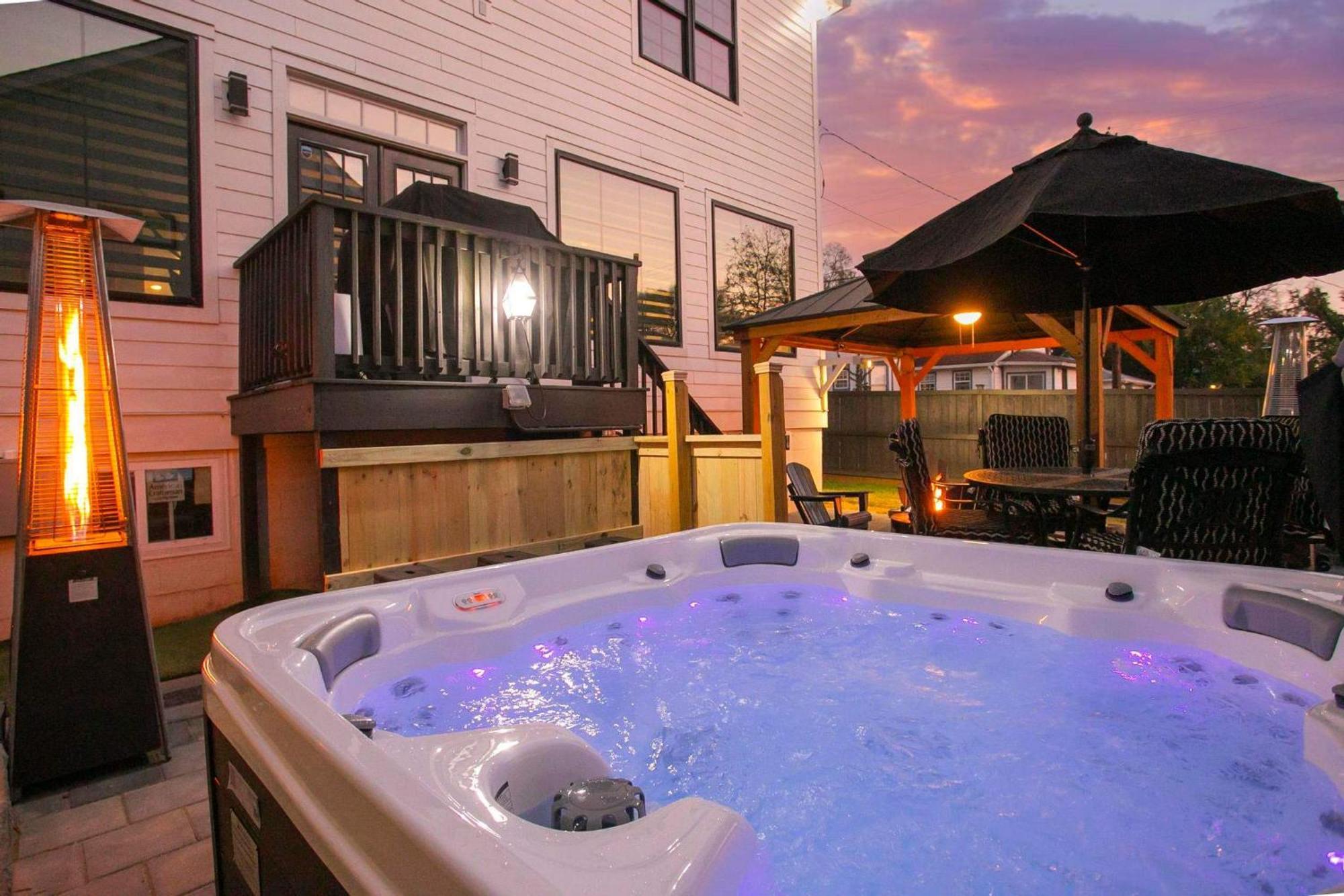 Spacious Only 2 Miles From Downtown Holiday home Nashville