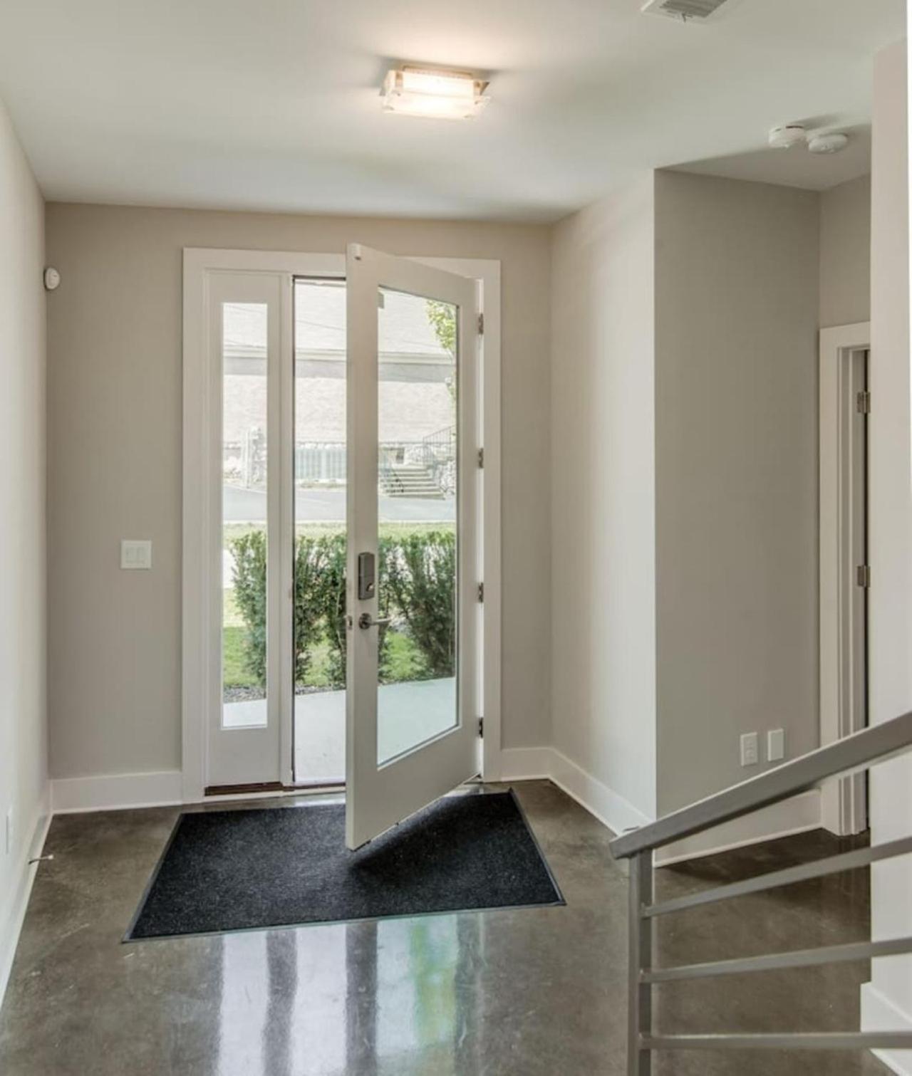 Great Location, Large - Roof Deck, Walk To Ni *