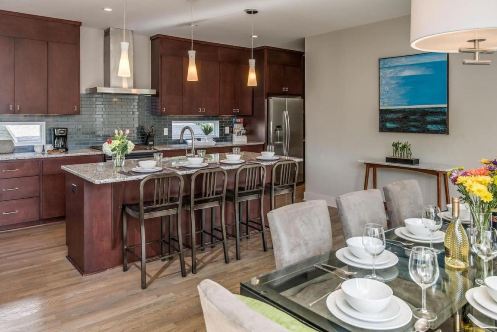 Great Location, Large - Roof Deck, Walk To Ni