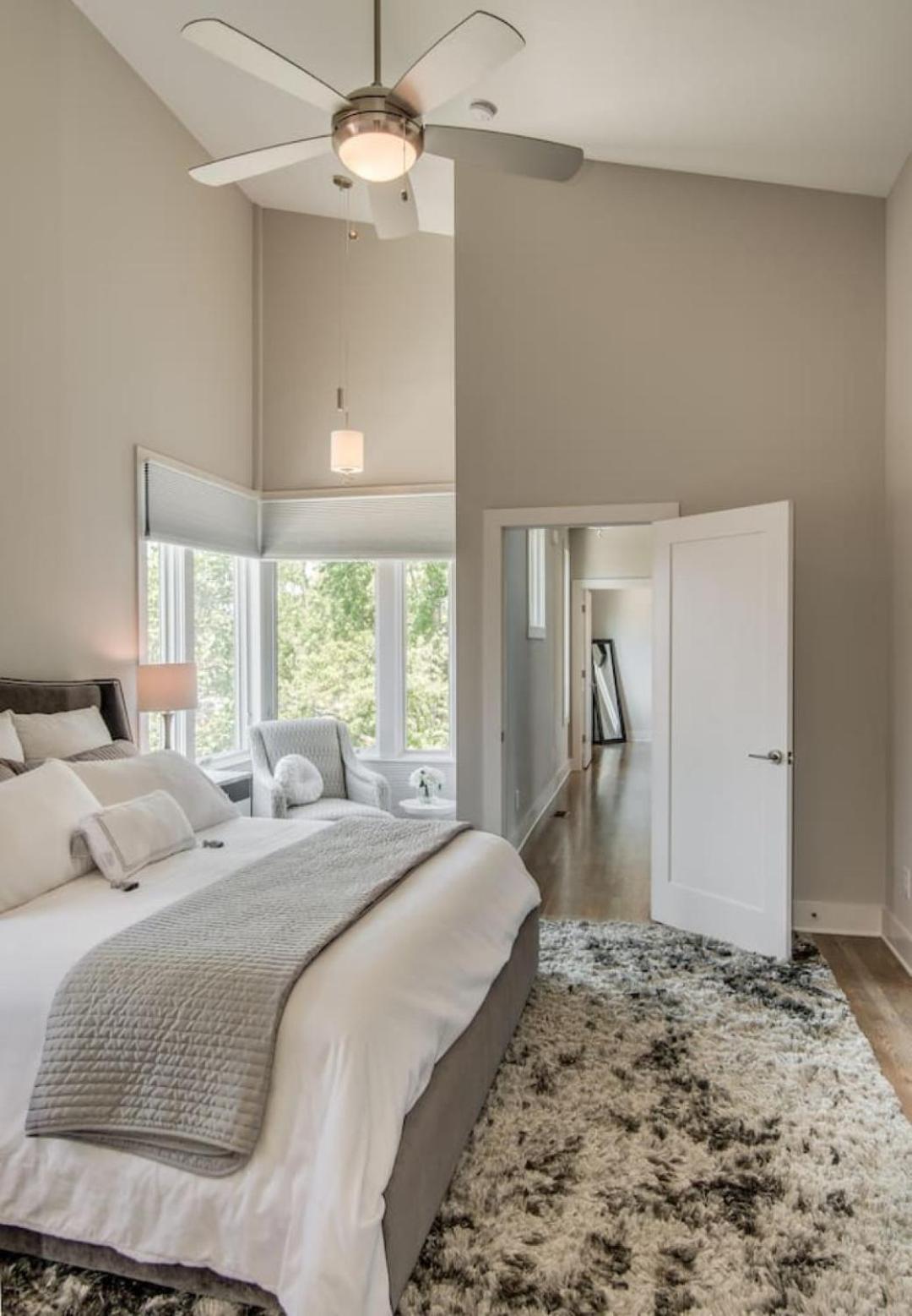 Great Location, Large - Roof Deck, Walk To Ni Holiday home *