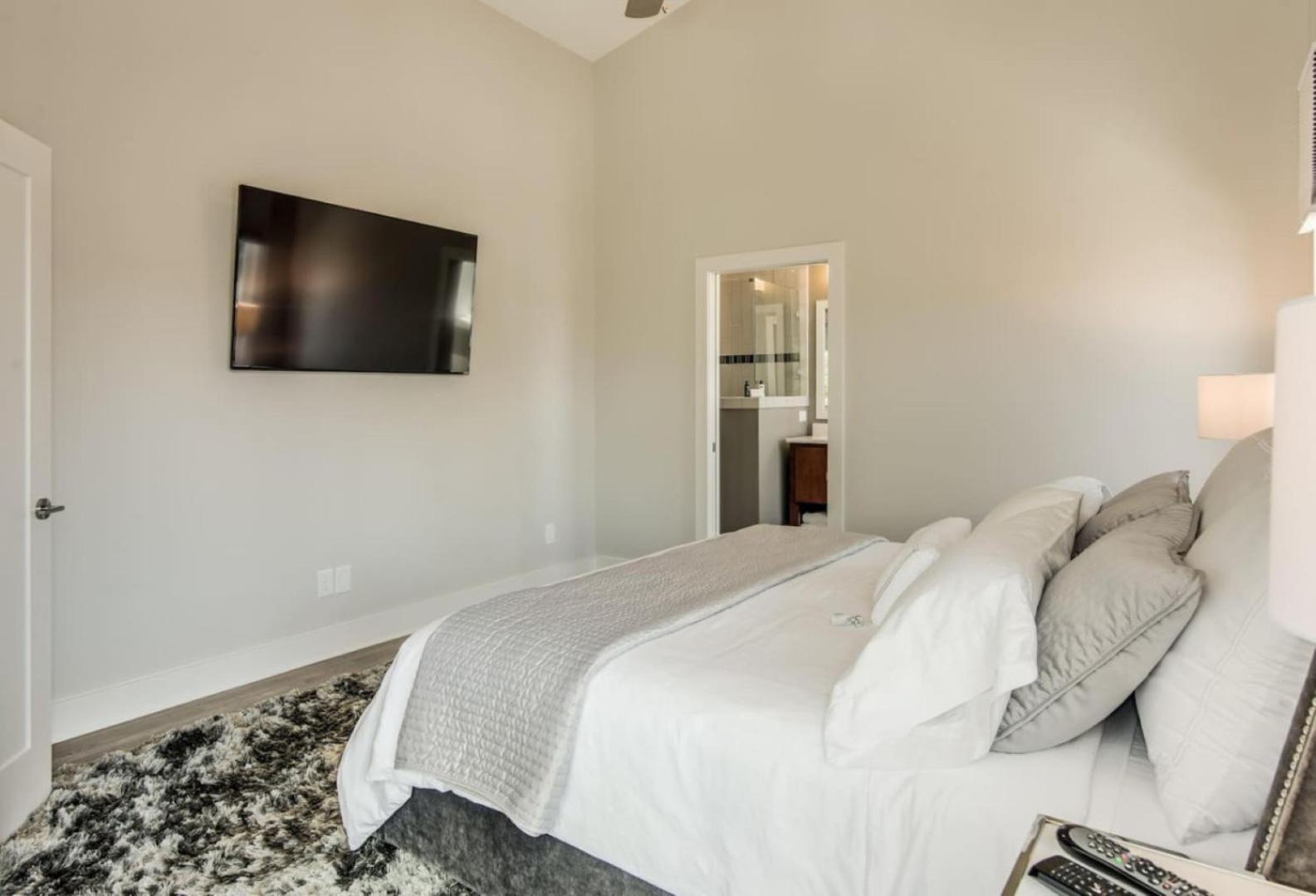 Great Location, Large - Roof Deck, Walk To Ni *