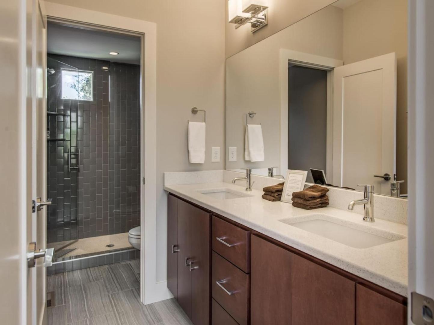 Great Location, Large - Roof Deck, Walk To Ni Nashville