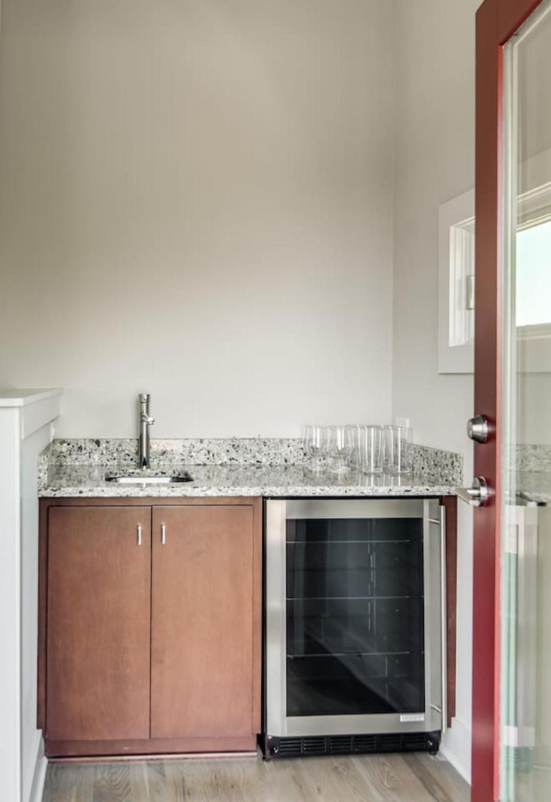 Great Location, Large - Roof Deck, Walk To Ni Nashville