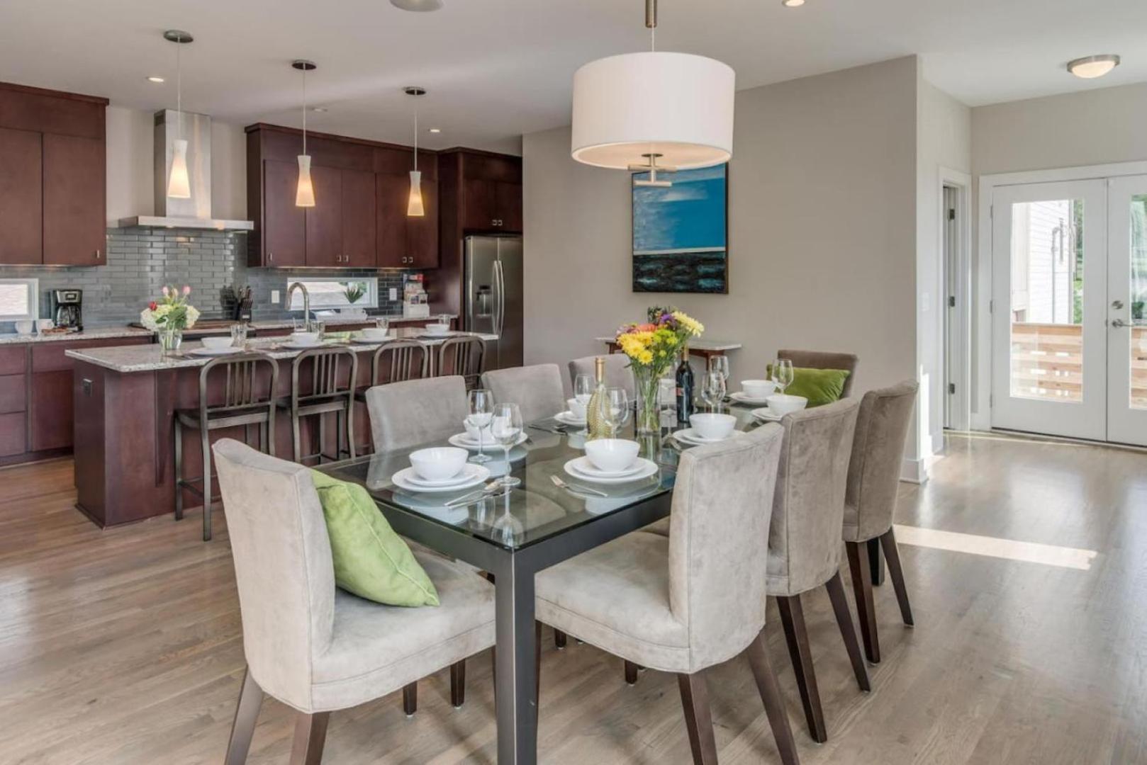 Great Location, Large - Roof Deck, Walk To Ni * Nashville