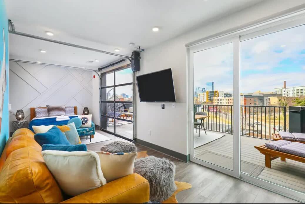 Muse- Morgan Wallen Speakeasy And Giant Balcony Holiday home Nashville