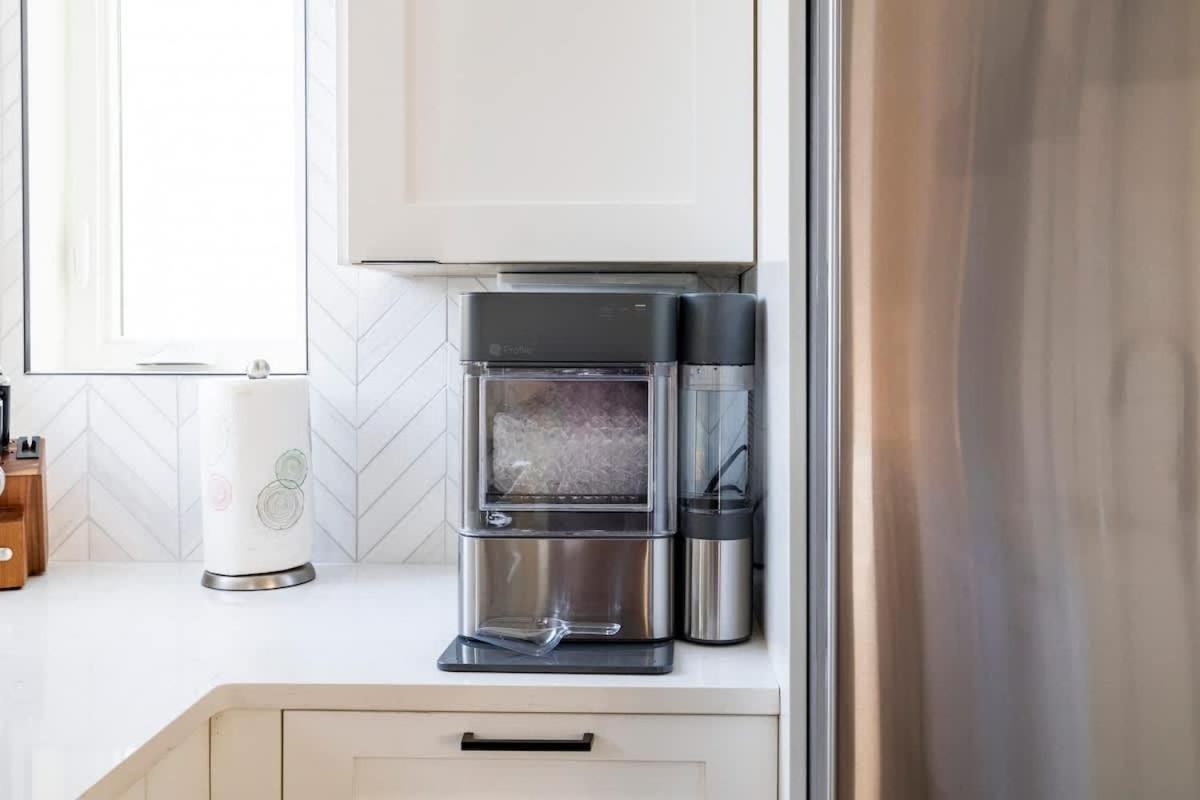 Delight - Fun Murals & Downtown Views * Nashville