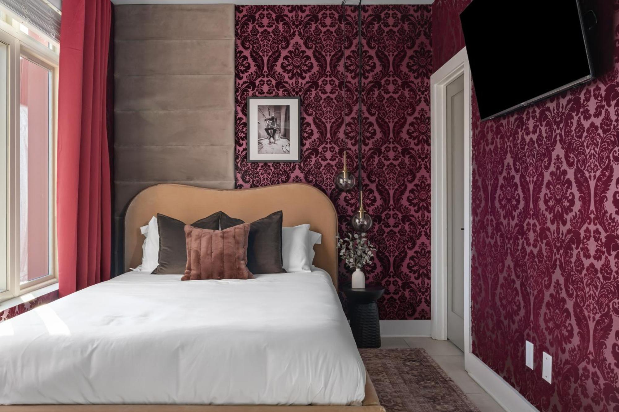 Cool Townhouse Close To Downtown *