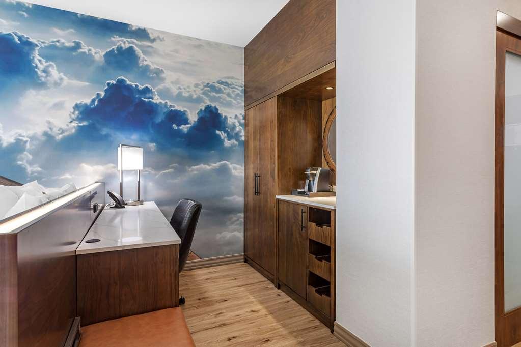 Cambria Airport Hotel