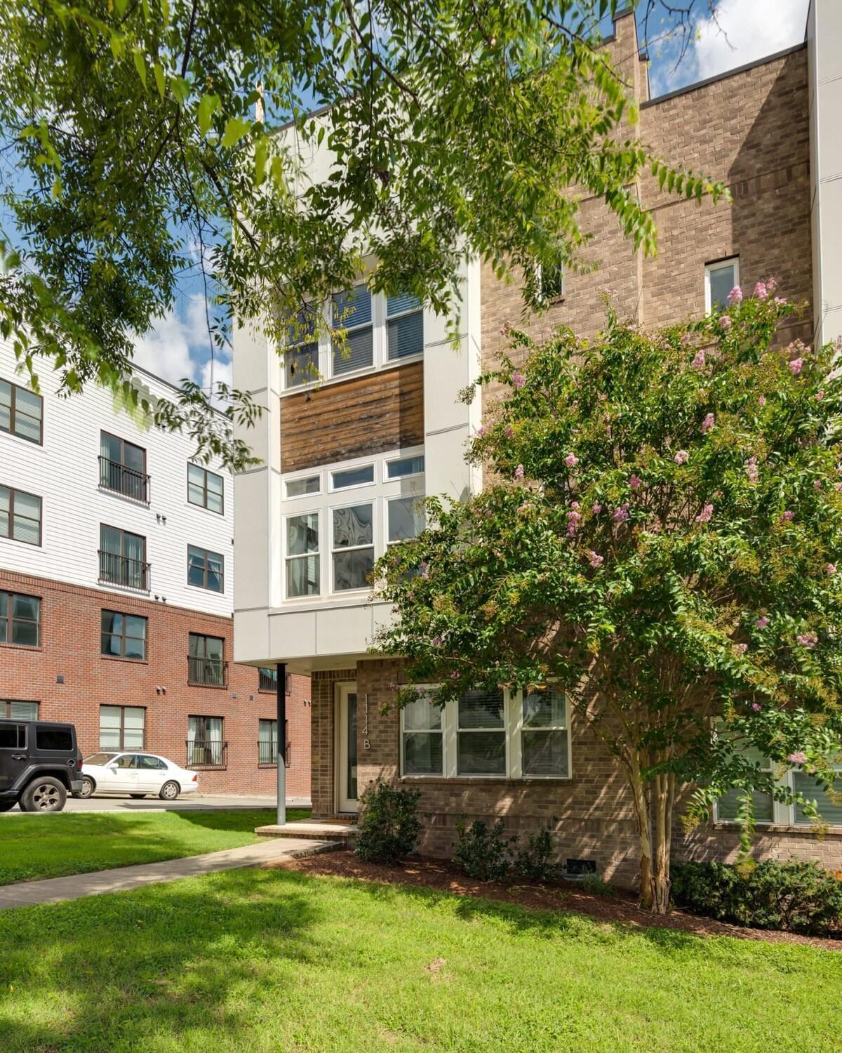 The Harper House - Beautifully Designed With Rooftop Patio Holiday home Nashville