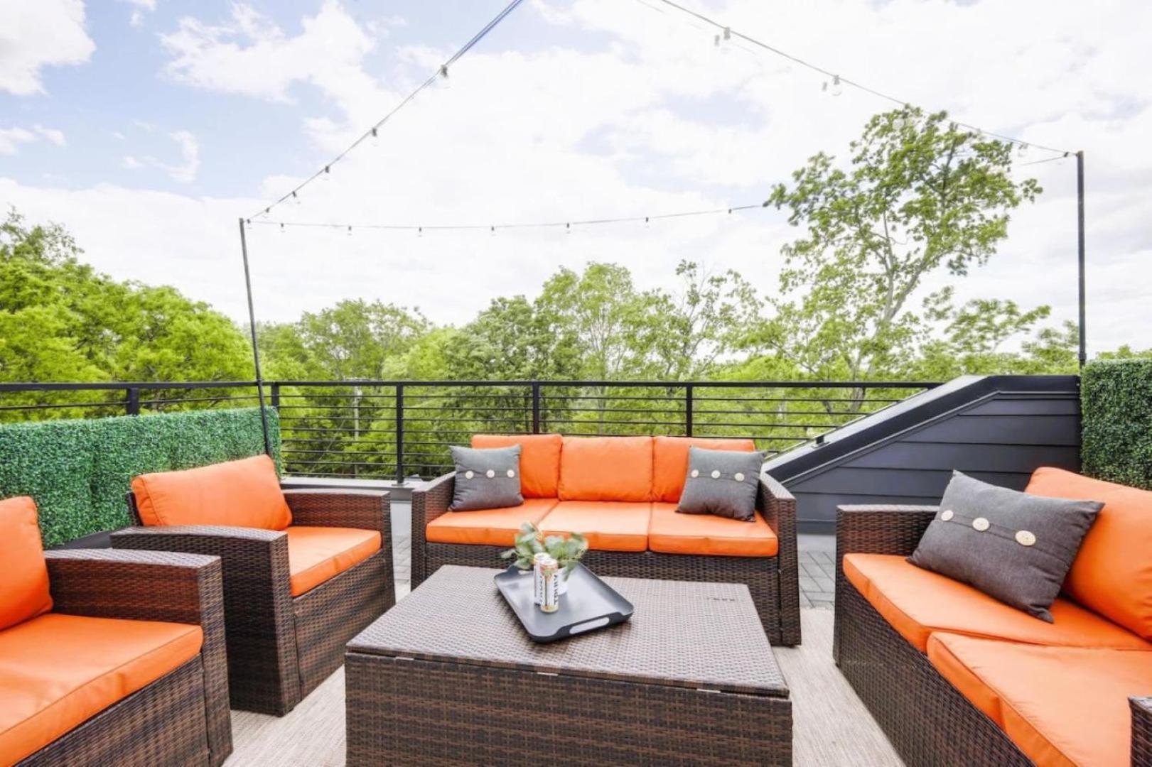 Perfect Pregame Rooftop Close To Broadway *