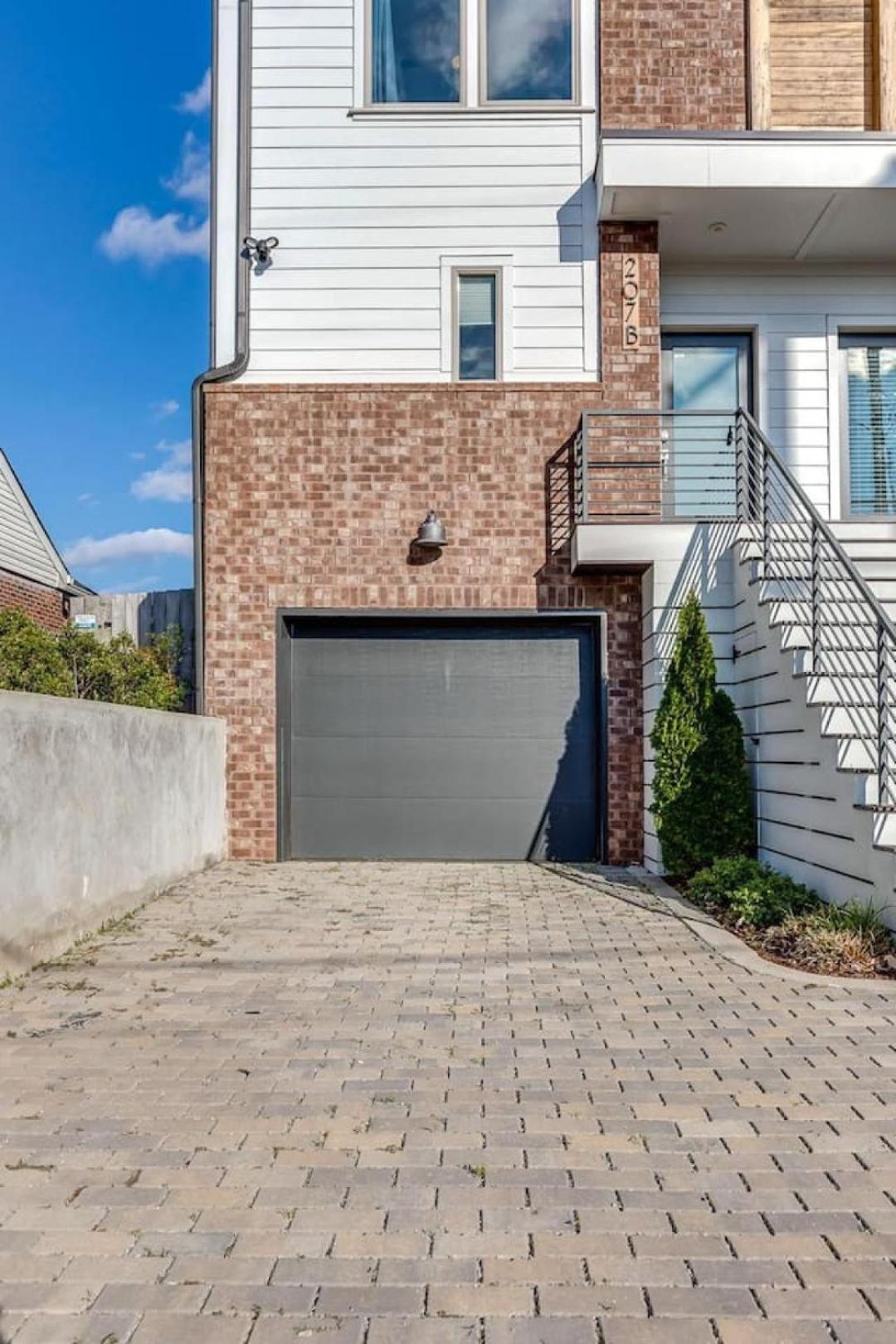 Honky Tonk Game With Rooftop Deck