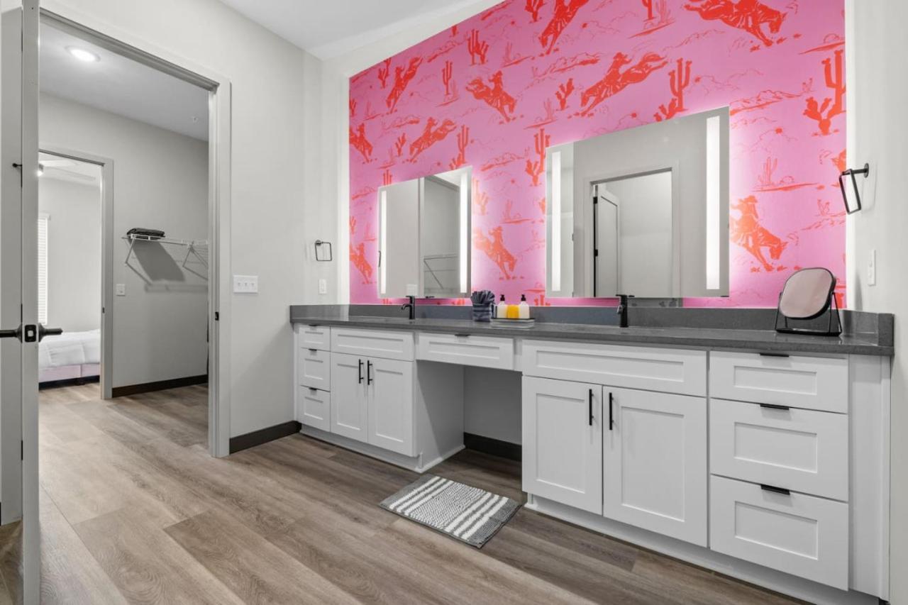 Alto 102 Apartment