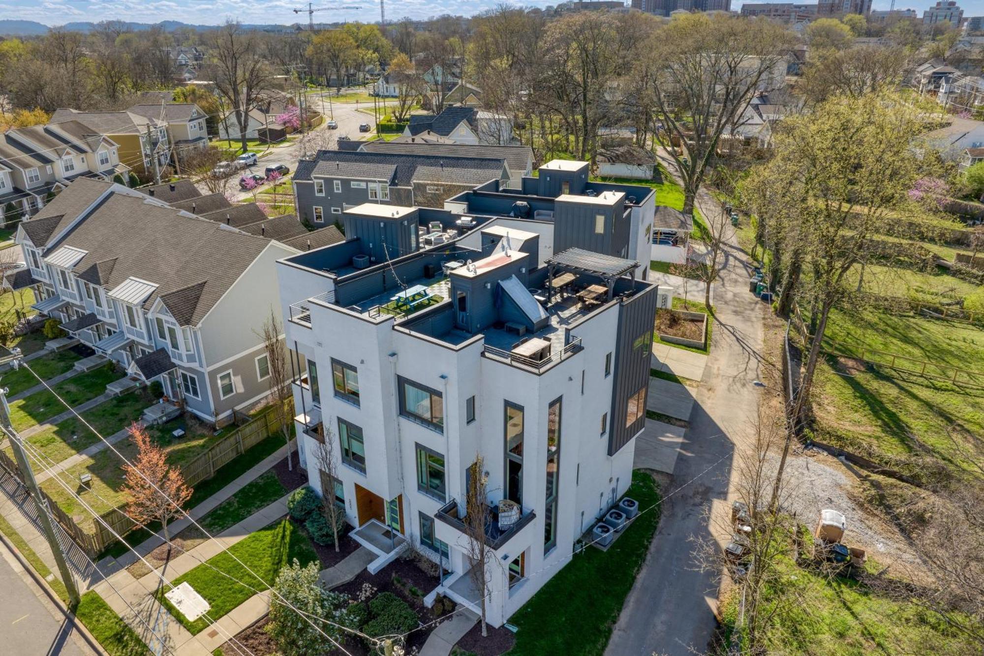 Holiday home Doralee By Avantstay Rooftop Mins From Downtown Dolly Parton Theme