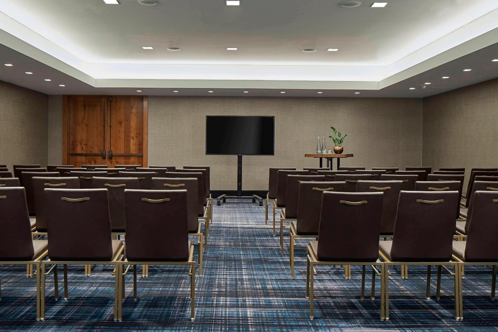 Hotel Renaissance 5*