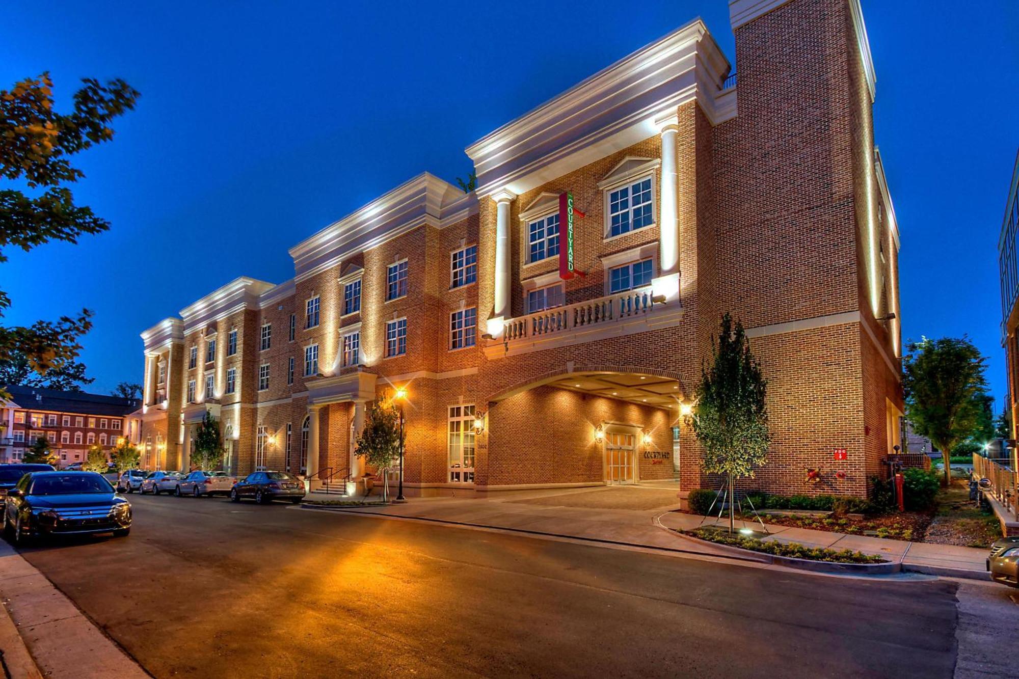 Courtyard By Marriott Hills Nashville