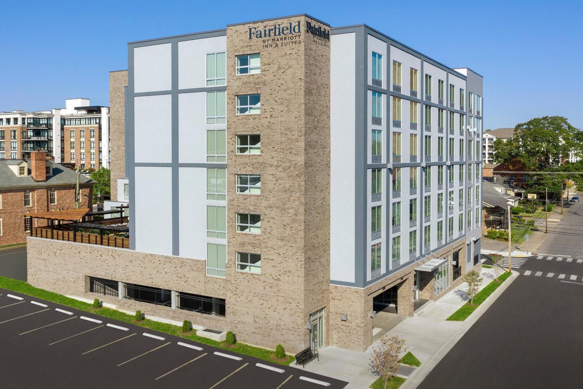 Fairfield & Near Vanderbilt 3*