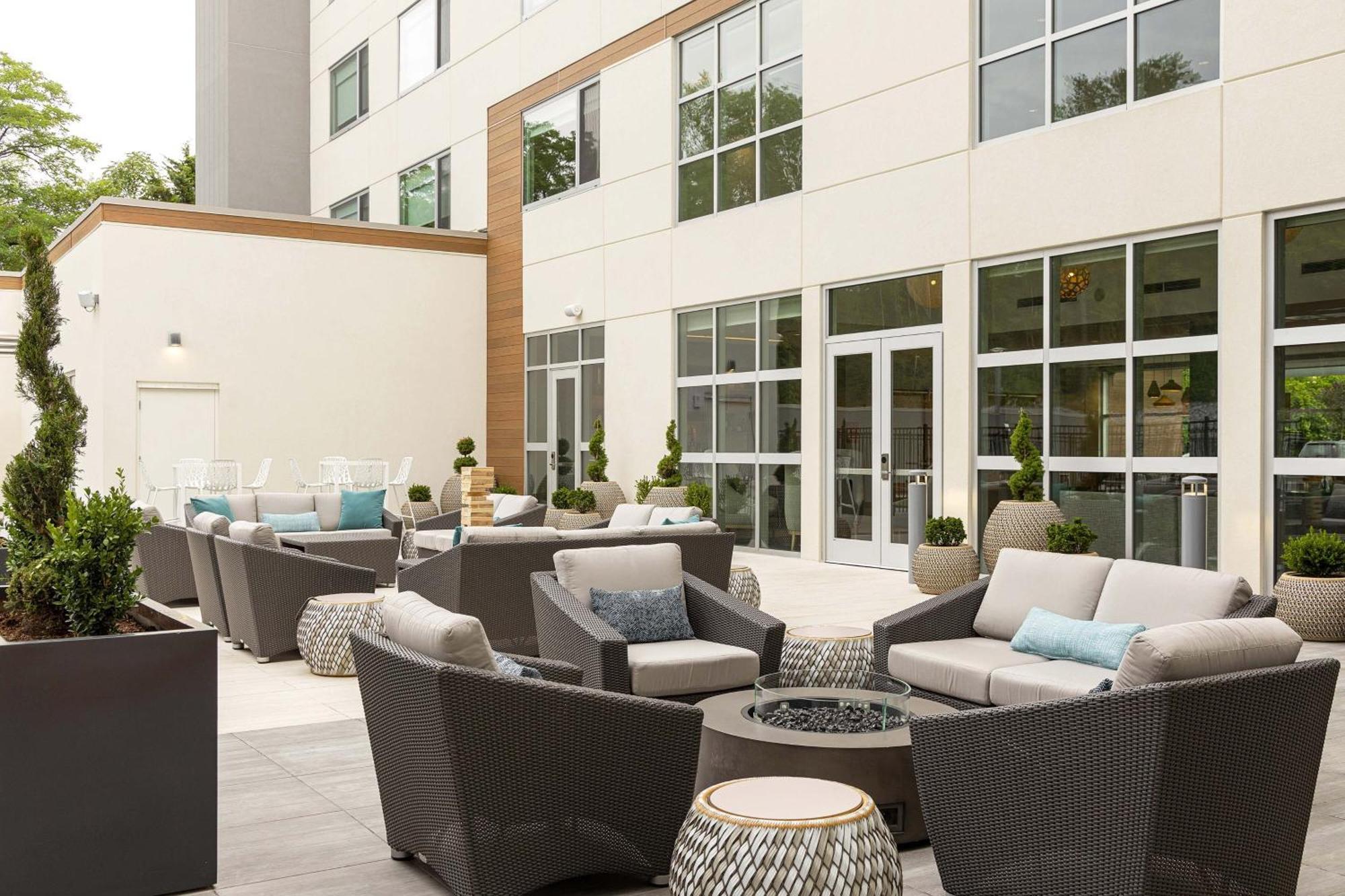 Hotel Element Airport 3*