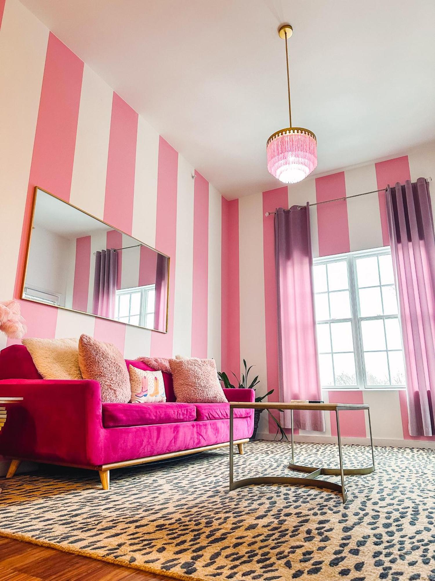 Holiday home Dolly's Delight - Boutique Bliss Mins From Broadway *