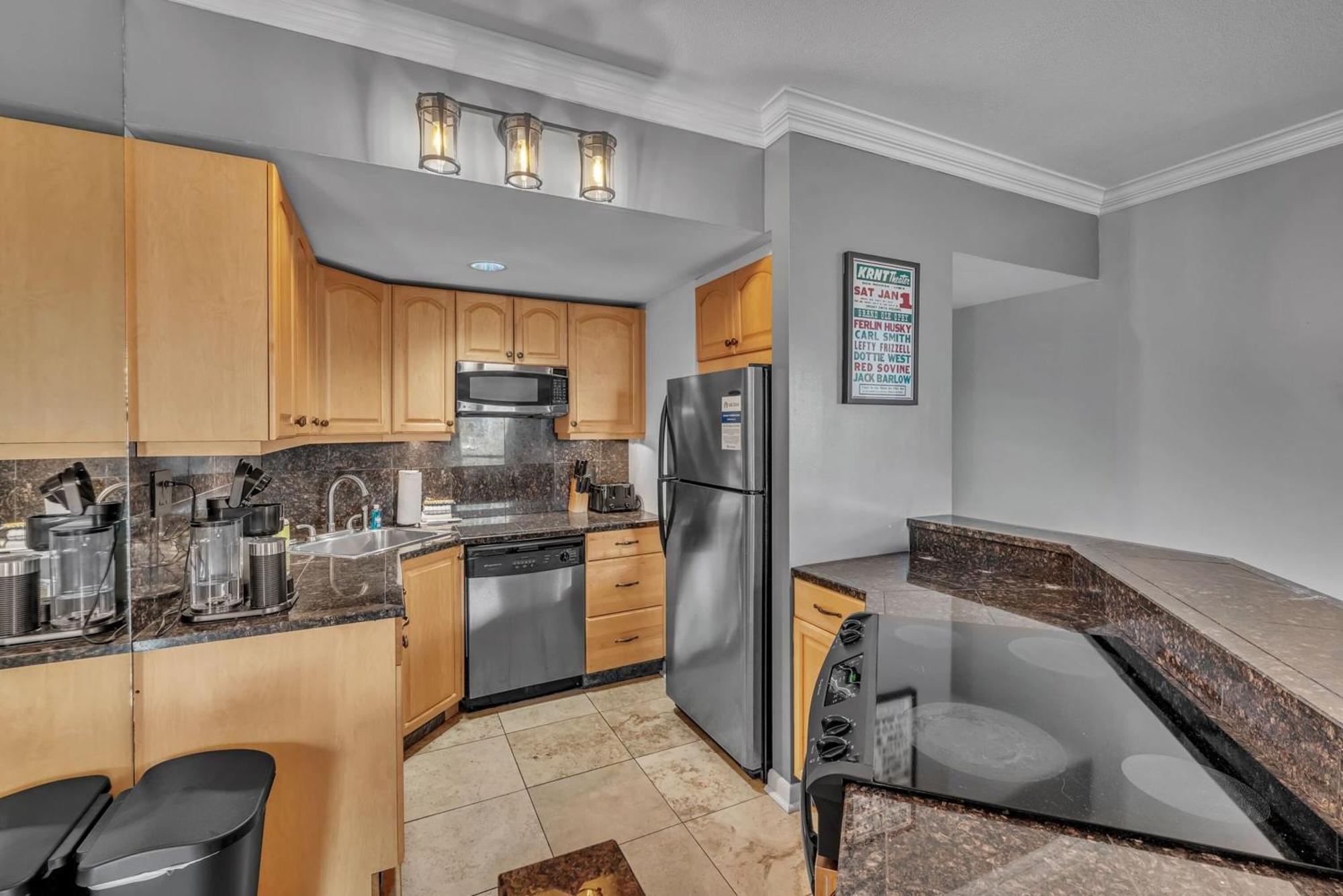 Honky Tonk Angels * Nashville