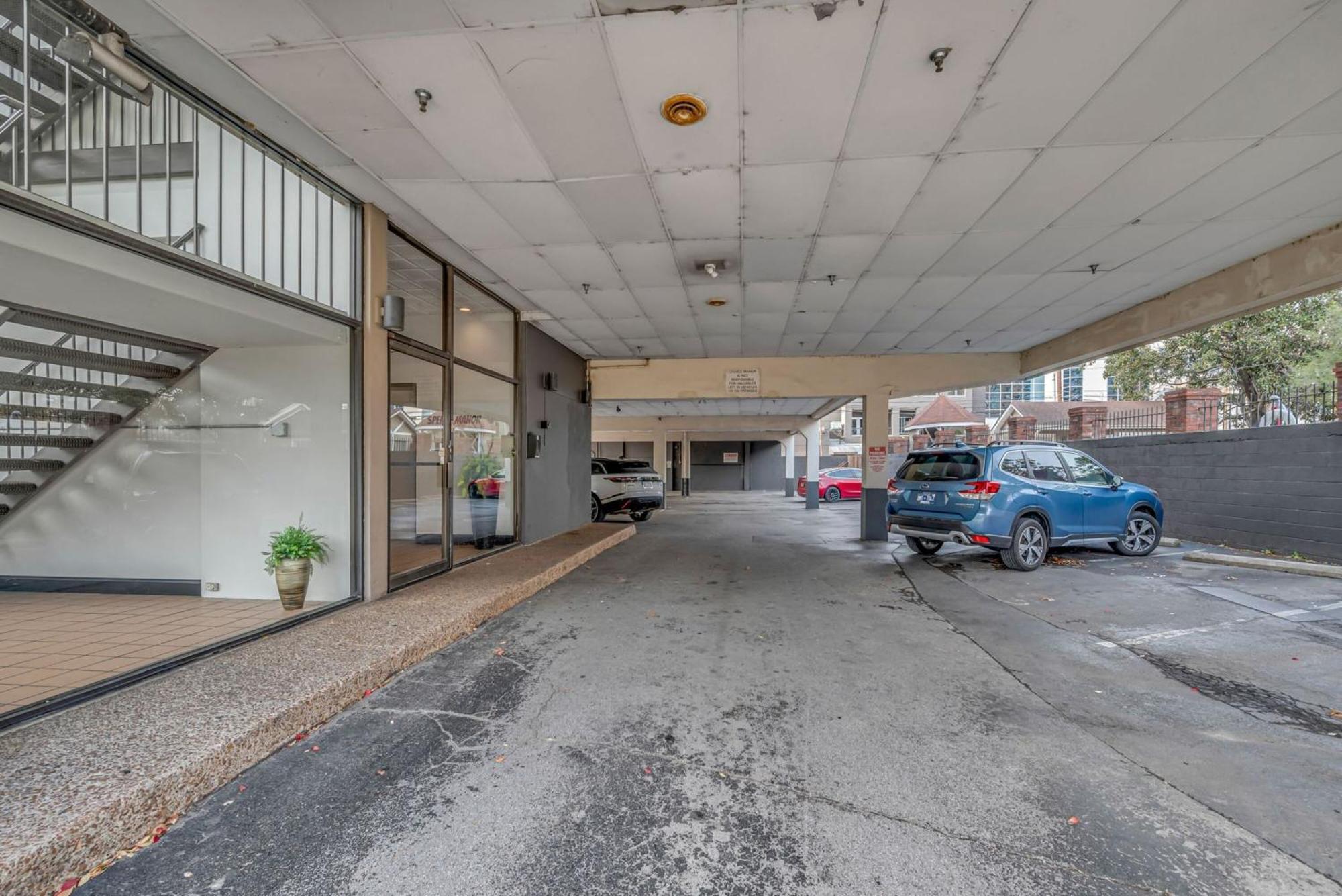 Apartment Honky Tonk Angels Nashville