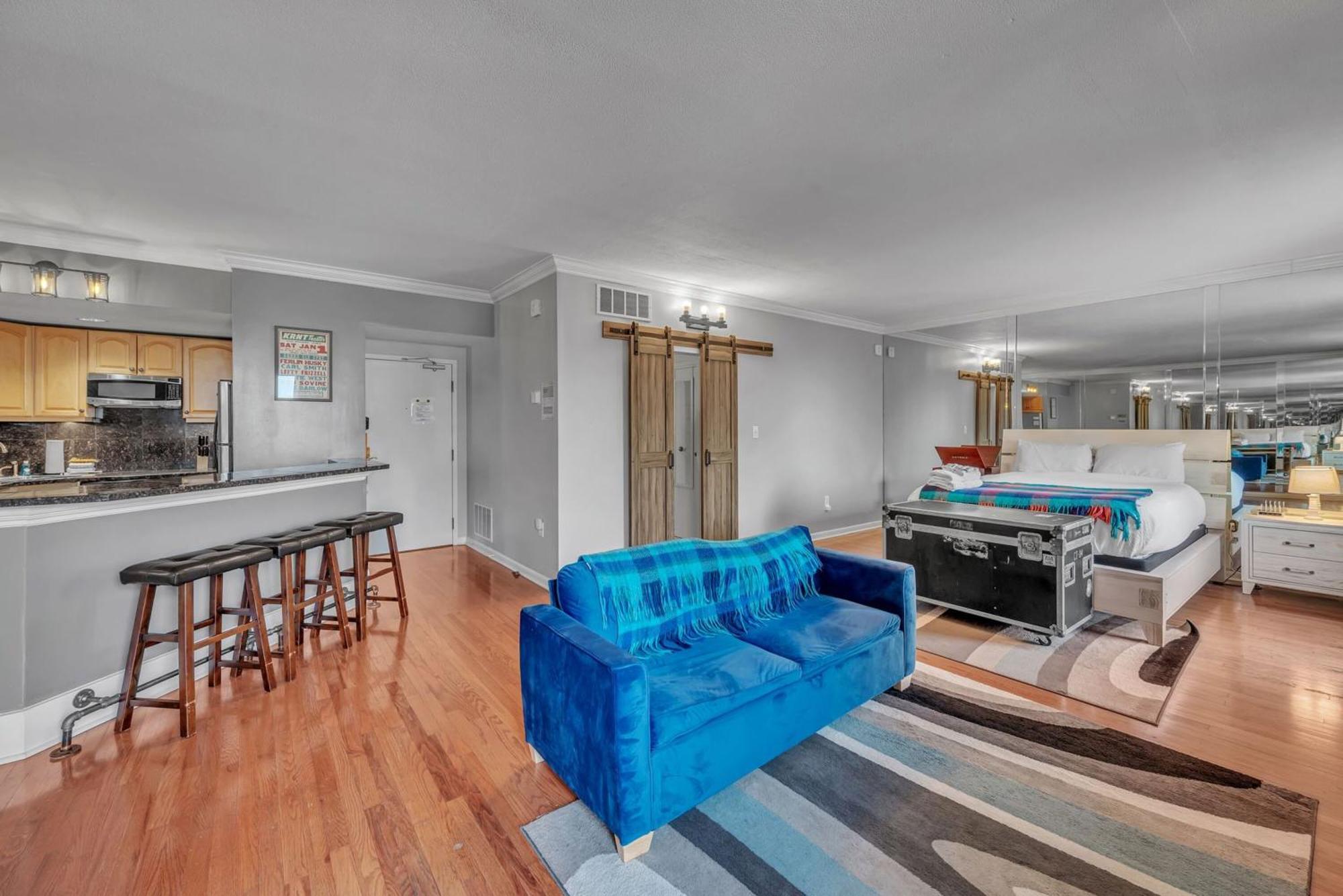 Honky Tonk Angels Nashville