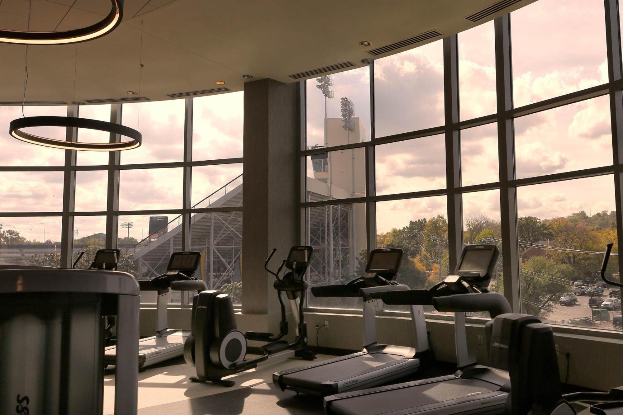 Hotel Marriott At Vanderbilt 4*