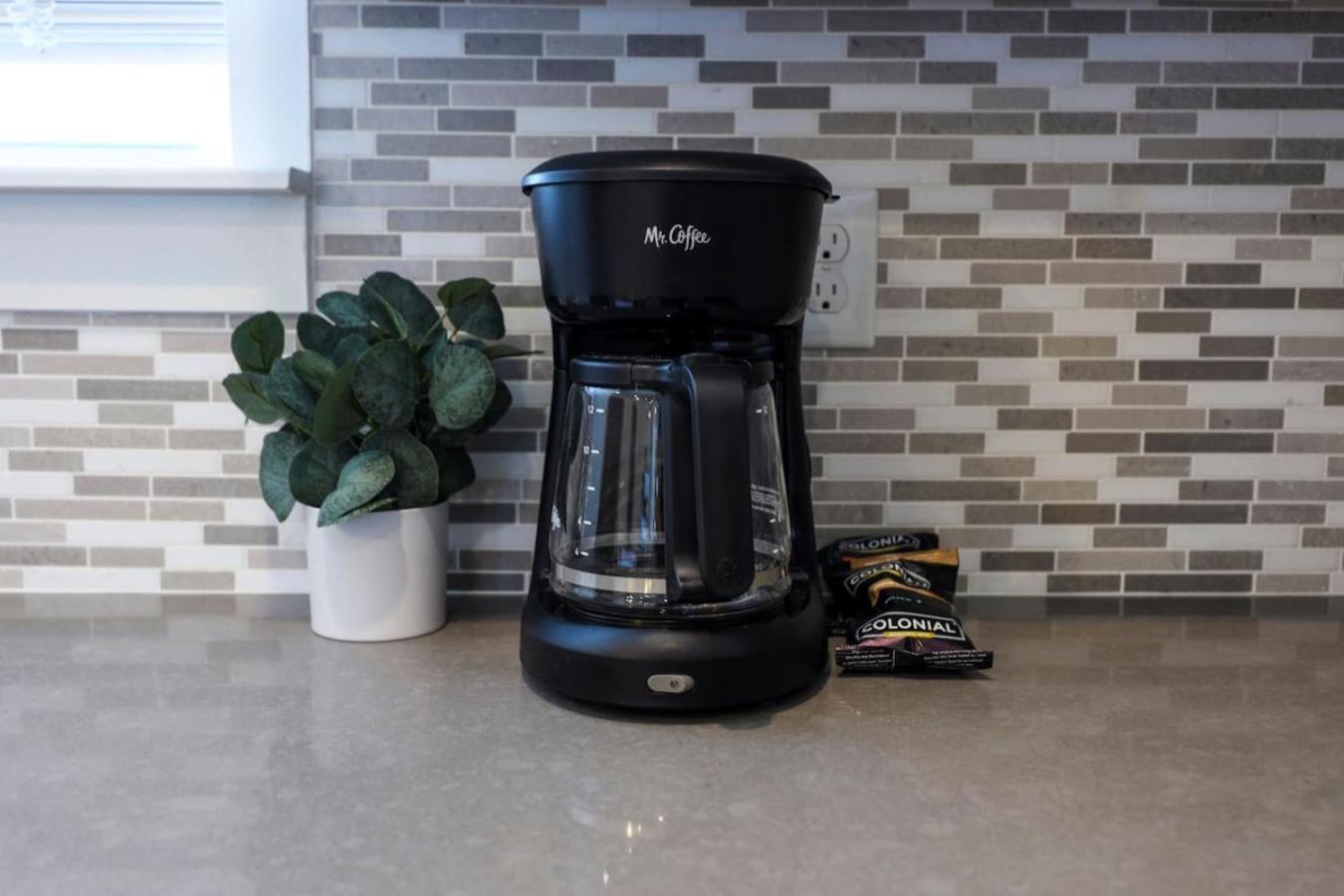 Minutes To Broadway Spacious Townhouse