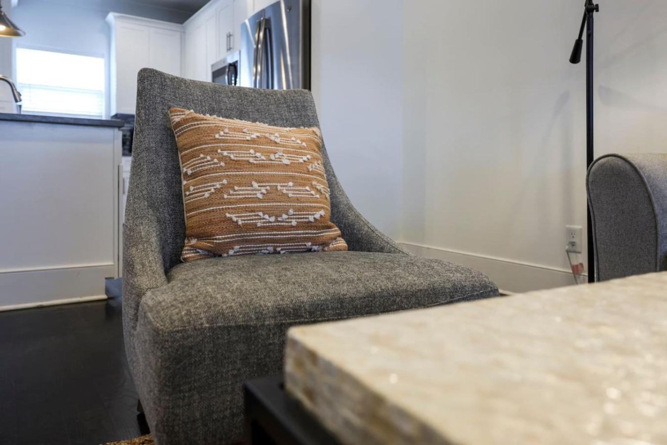 Minutes To Broadway Spacious Townhouse Holiday home *