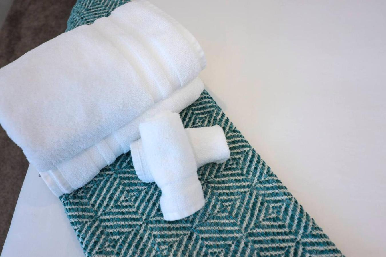 Minutes To Broadway Spacious Townhouse *