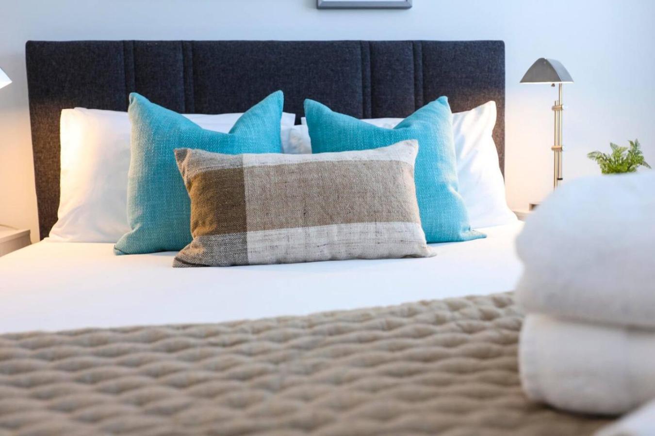 Minutes To Broadway Spacious Townhouse *