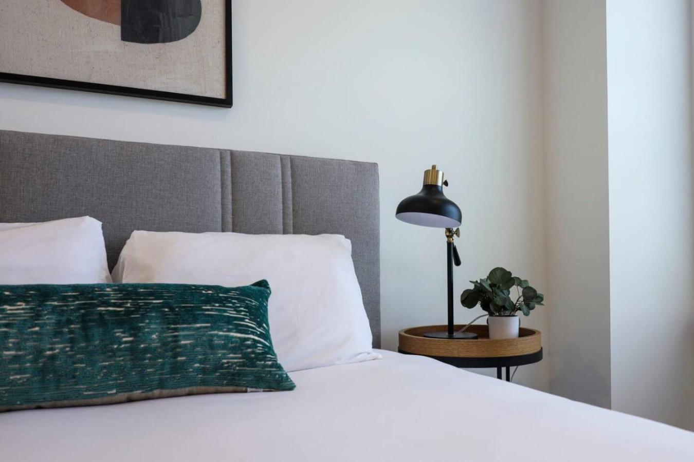 Minutes To Broadway Spacious Townhouse *