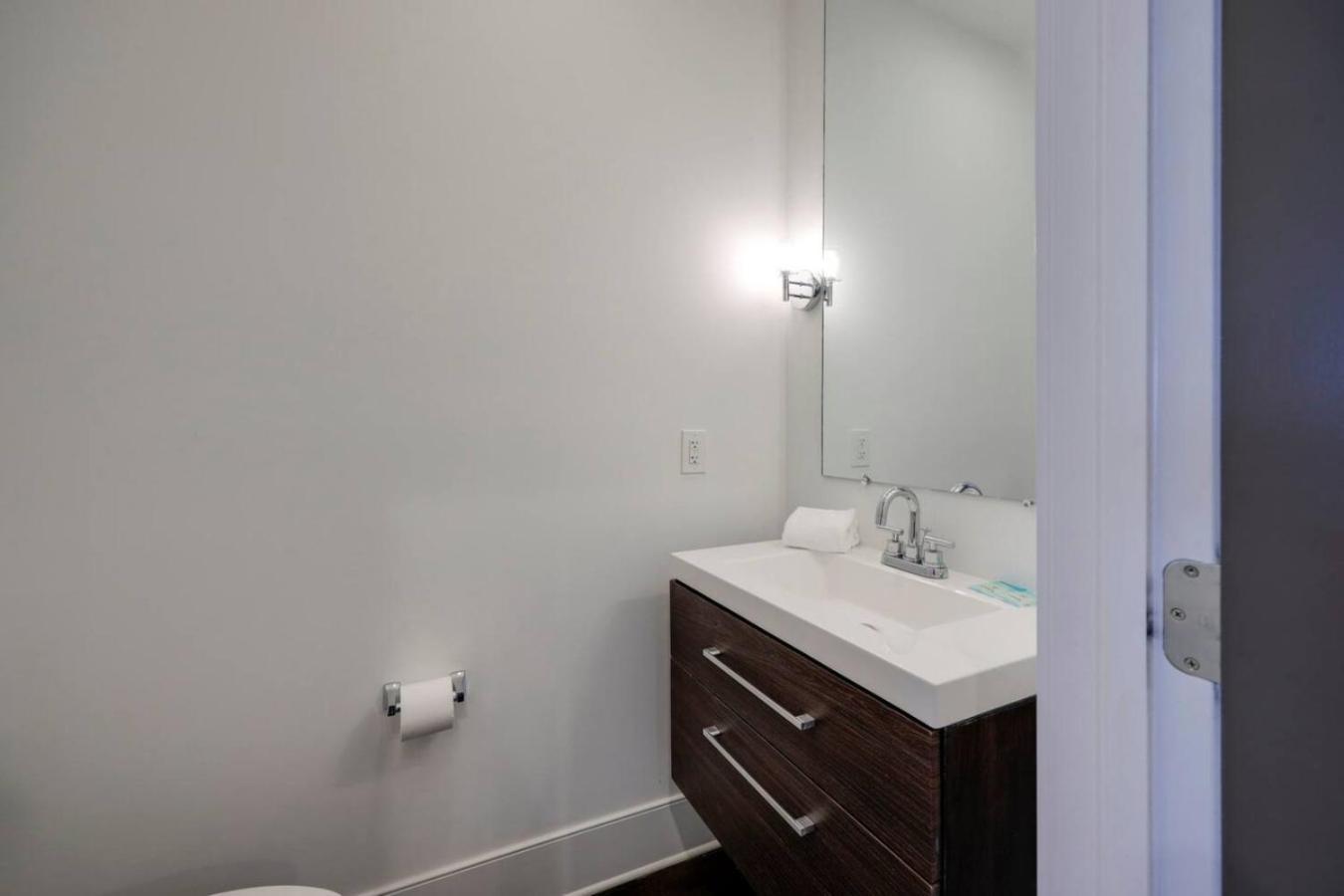 Minutes To Broadway Spacious Townhouse Nashville