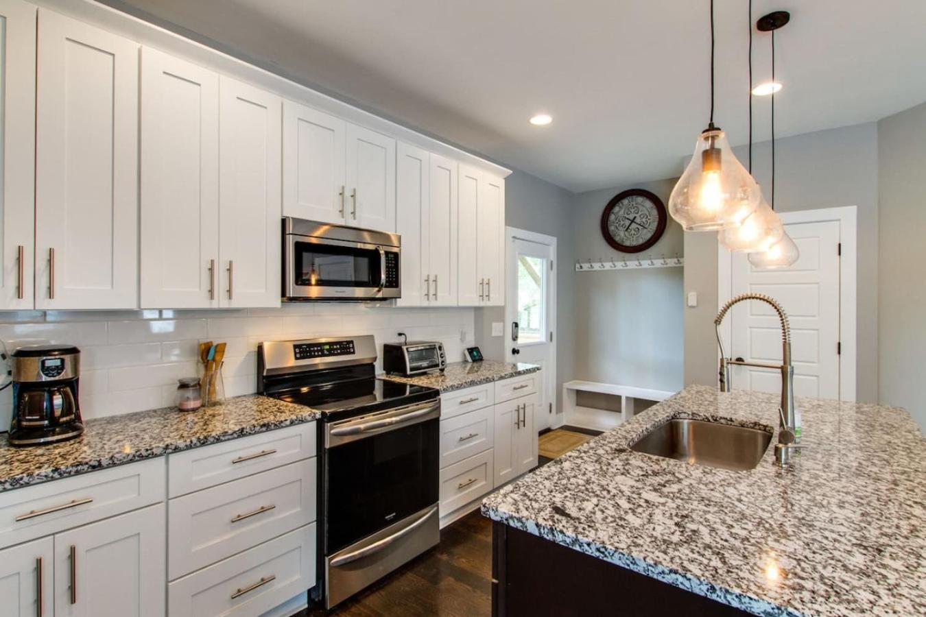 Holiday home Gorgeous Downtown Pad 3 Bedroom 2.5 Bath Large Patio Nashville