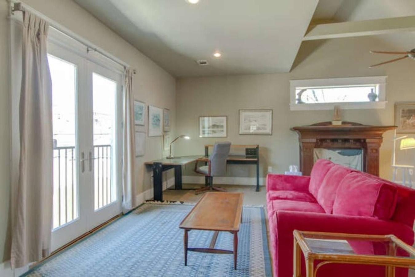 Holiday home Huge Vandy Minutes To Downtown Walk To Grocery *