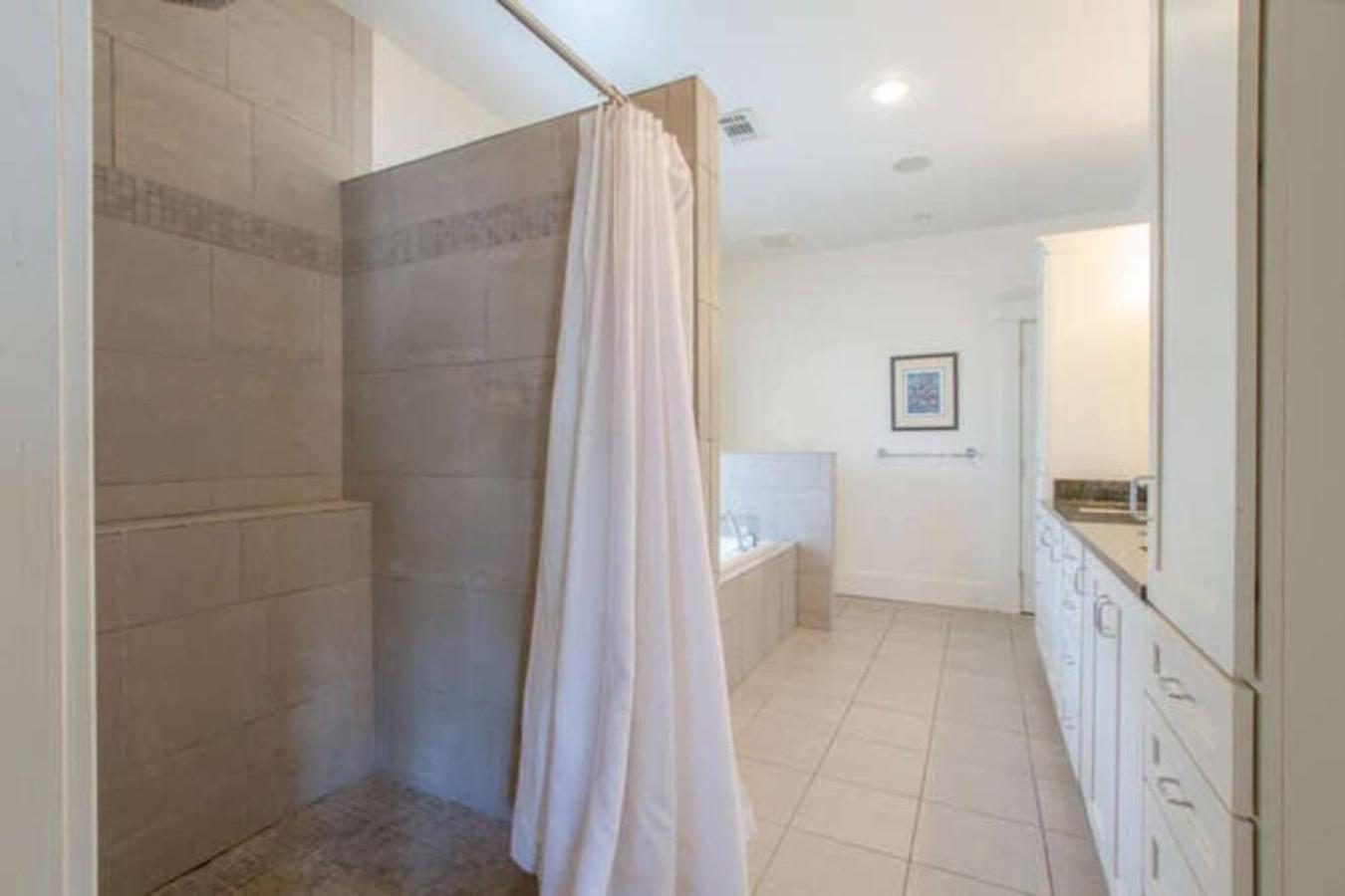 Holiday home Huge Vandy Minutes To Downtown Walk To Grocery