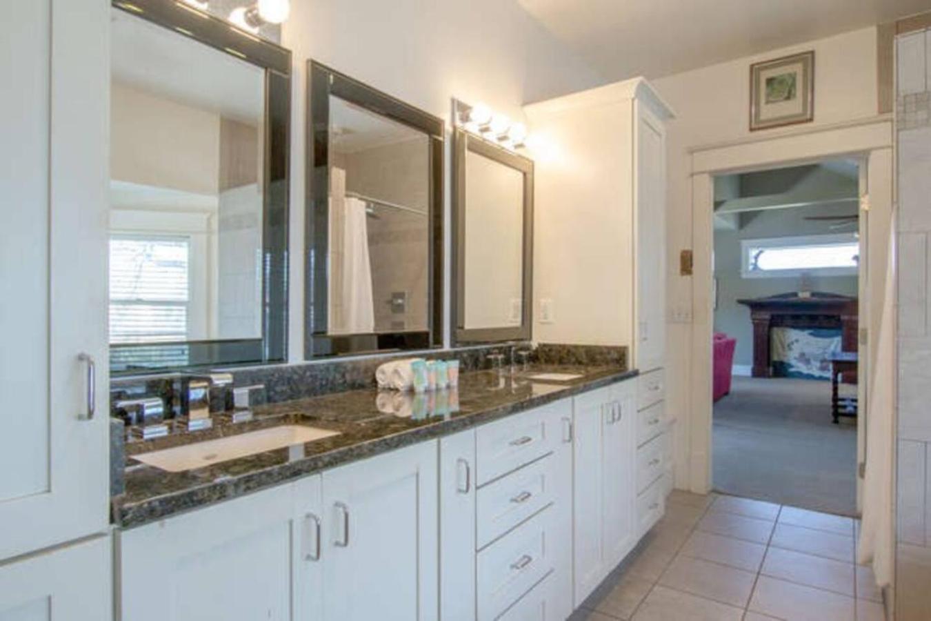 Huge Vandy Minutes To Downtown Walk To Grocery Holiday home