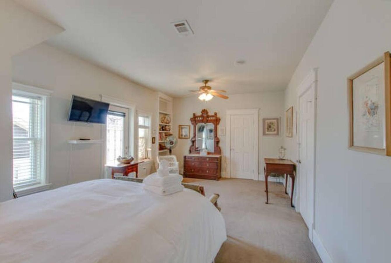 Huge Vandy Minutes To Downtown Walk To Grocery